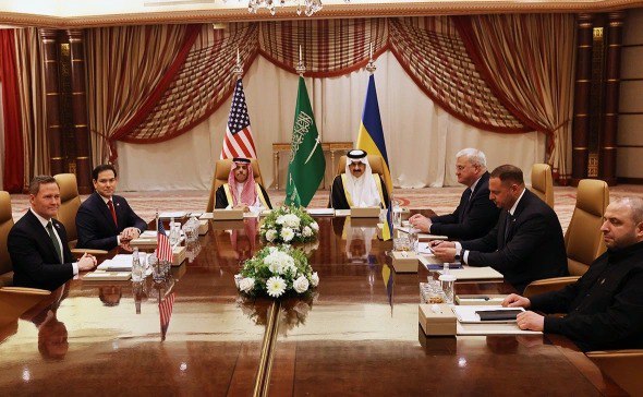 Illustrative photo for: Ukraine territorial concessions talks: Kyiv signals