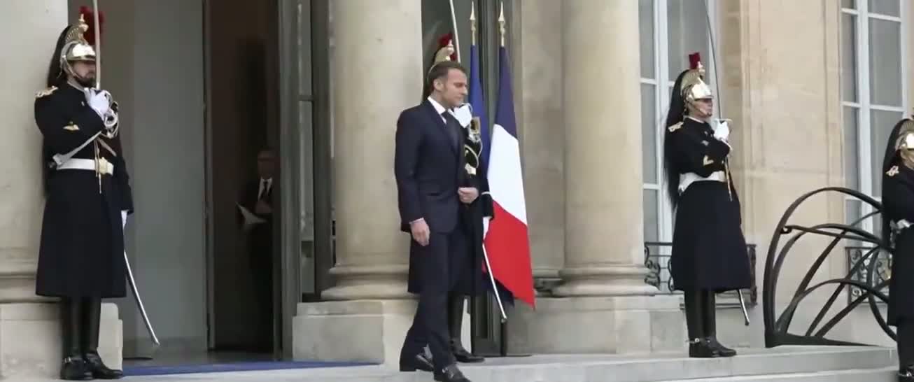 Illustrative photo for: Zelensky Macron Peace Talks Focus on Ukraine and European