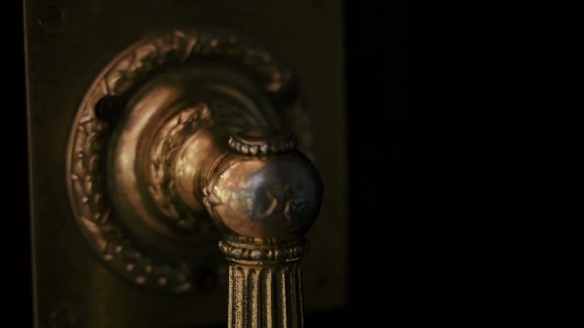 Illustrative photo for: Melania Trump White House Christmas Unveiled After Return