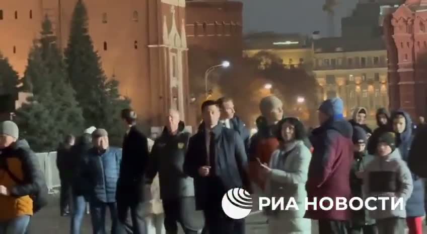 Illustrative photo for: U.S. Presidential Envoy Walks Across Red Square Ahead of