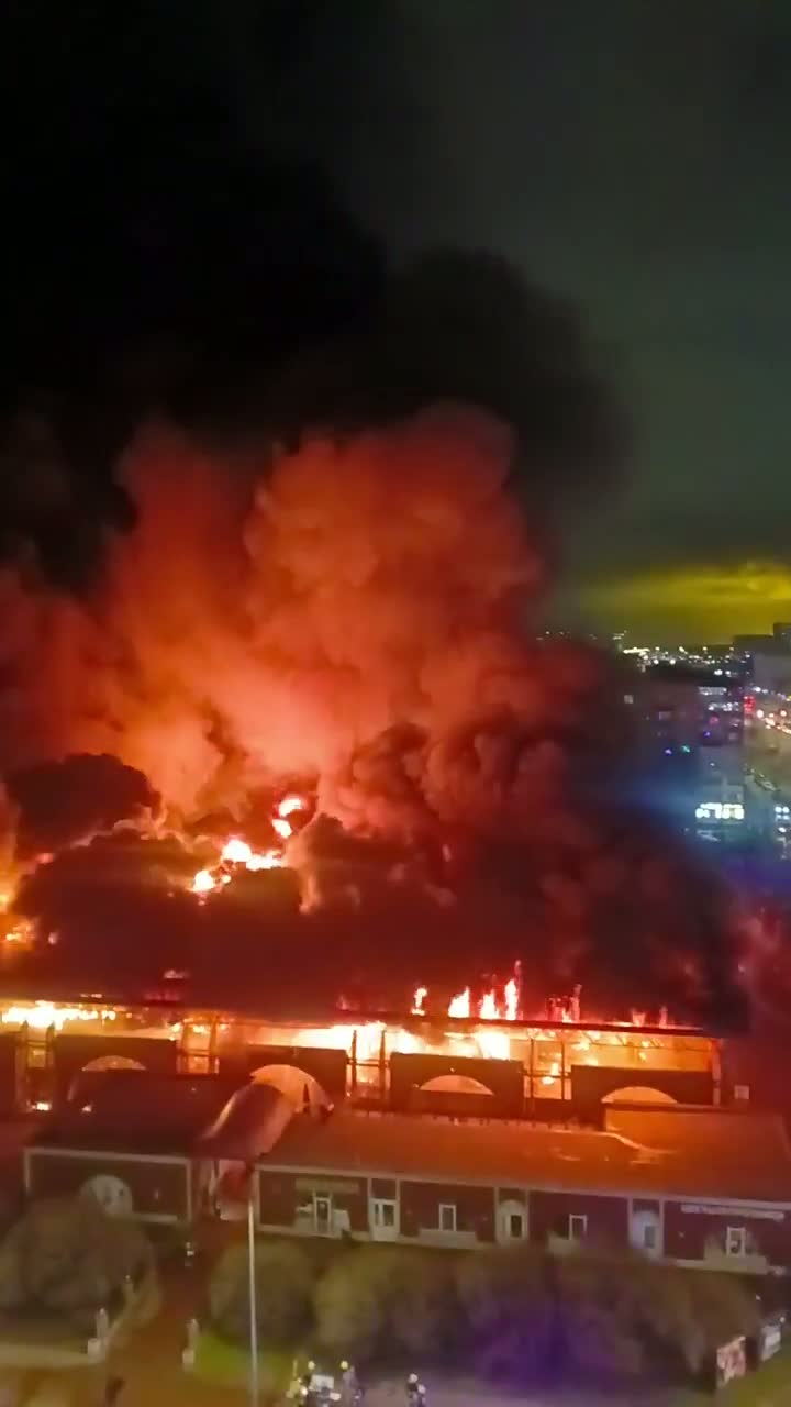 Illustrative photo for: St Petersburg market fire causes massive destruction in