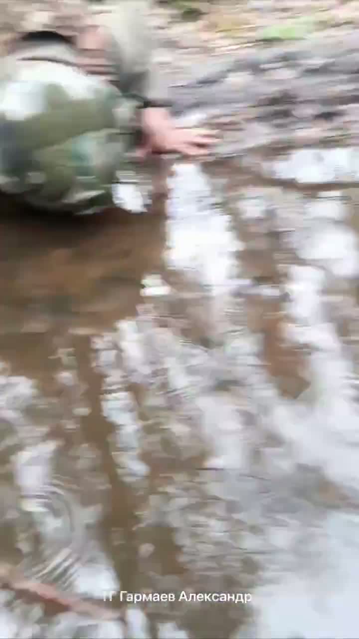 Illustrative photo for: Russian Soldiers Water Crisis: Drinking Dirty Water Amid
