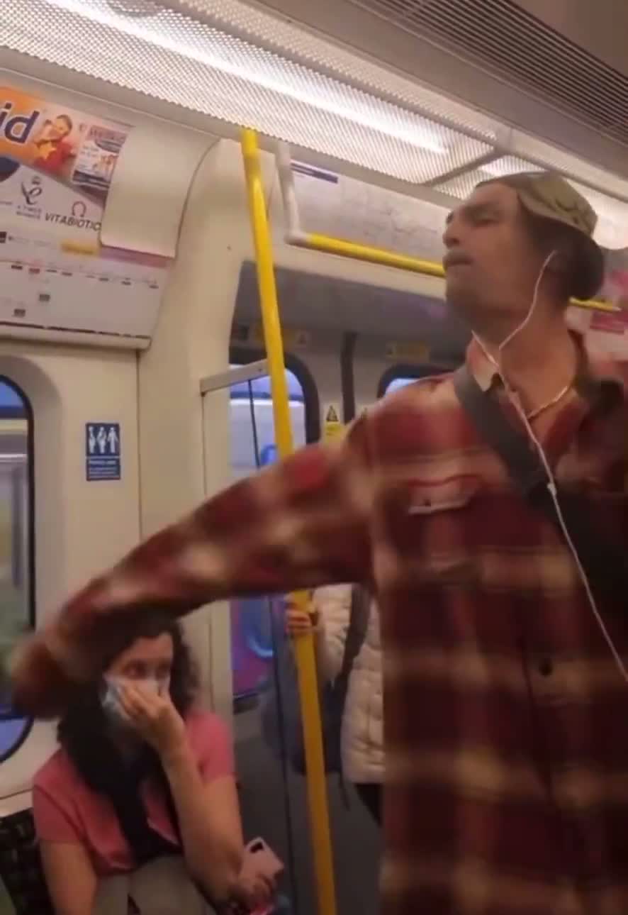Illustrative photo for: British woman and man lose seats to man dancing on London