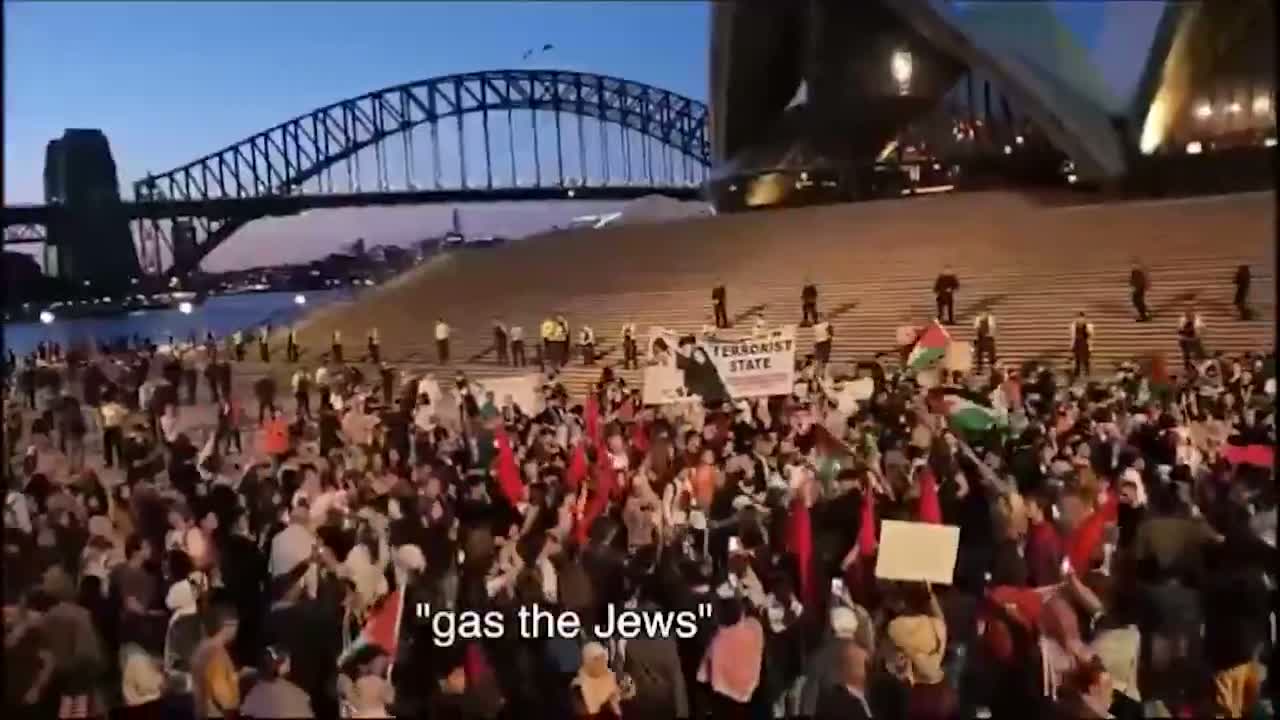 Illustrative photo for: Migrants celebrate antisemitic chant outside Sydney Opera