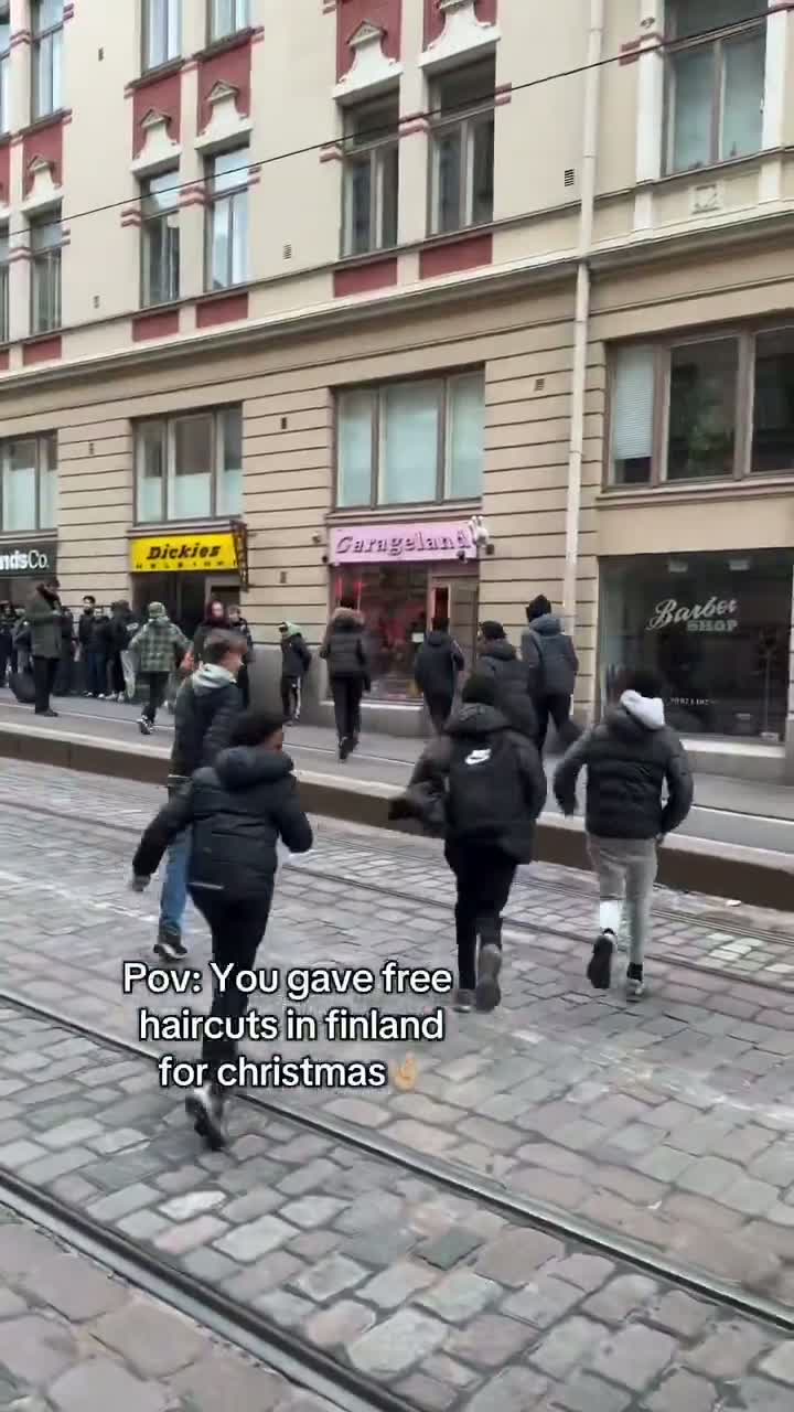 Illustrative photo for: Teenagers Free Christmas Haircuts Splash in Helsinki