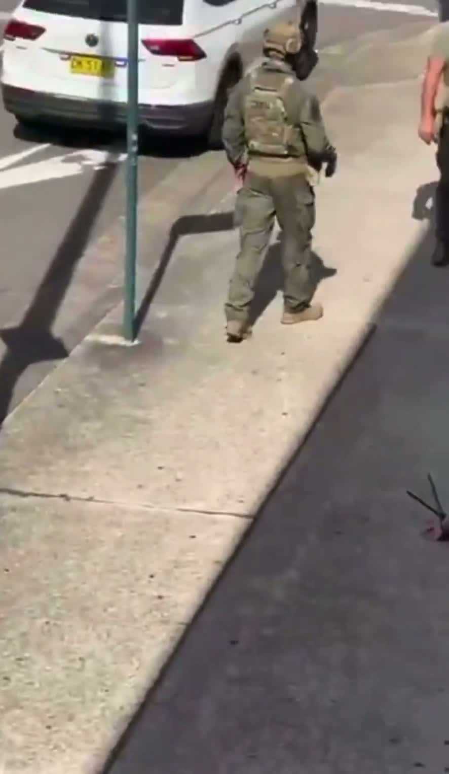 Illustrative photo for: Australian Police Terror Raid Near Bondi Beach Nets 5