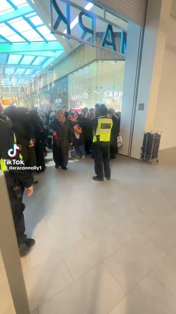 Illustrative photo for: Boxing Day Shopping Bradford Reveals Demographic Shifts