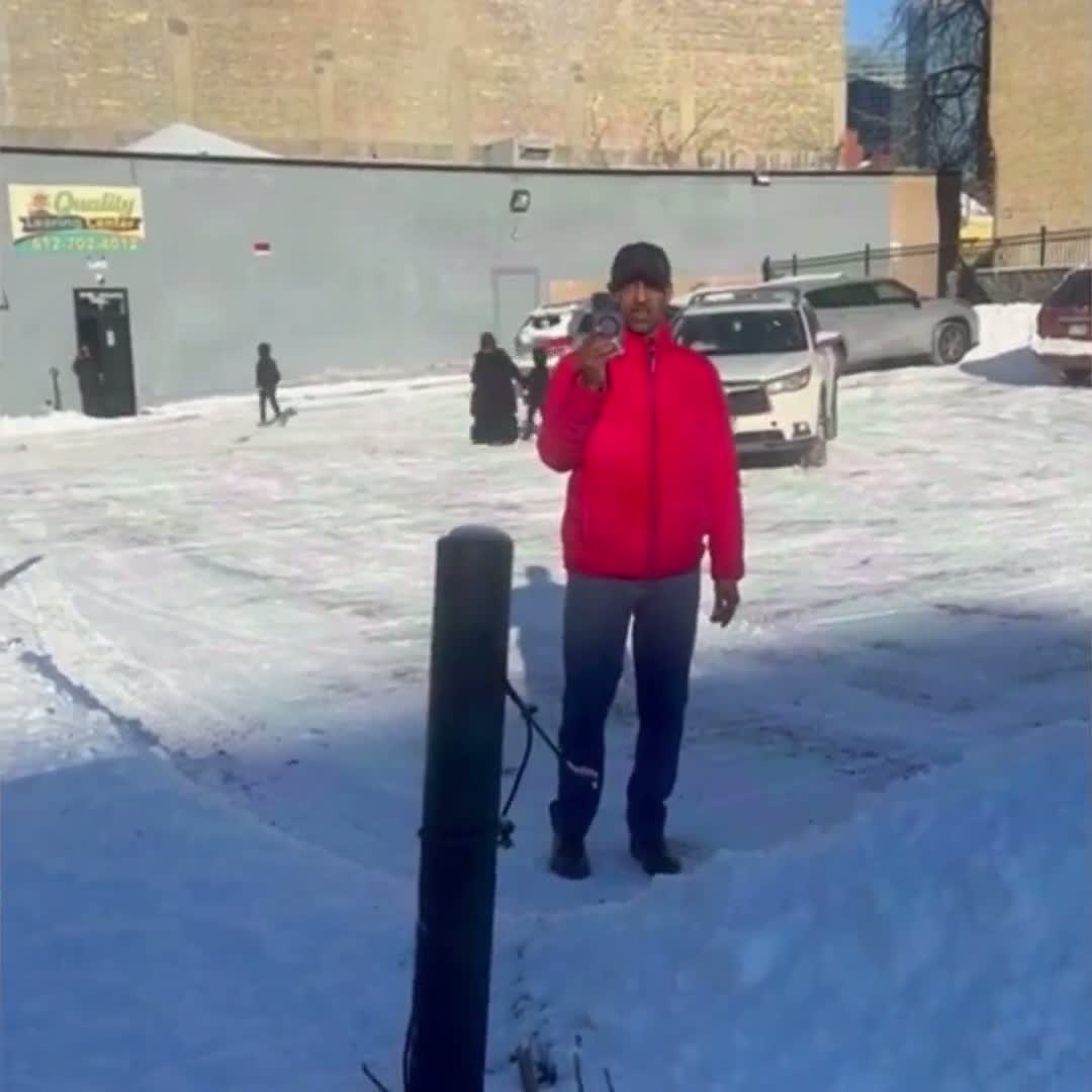 Illustrative photo for: Owner's Son Blames Graphic Designer for Sign Error at