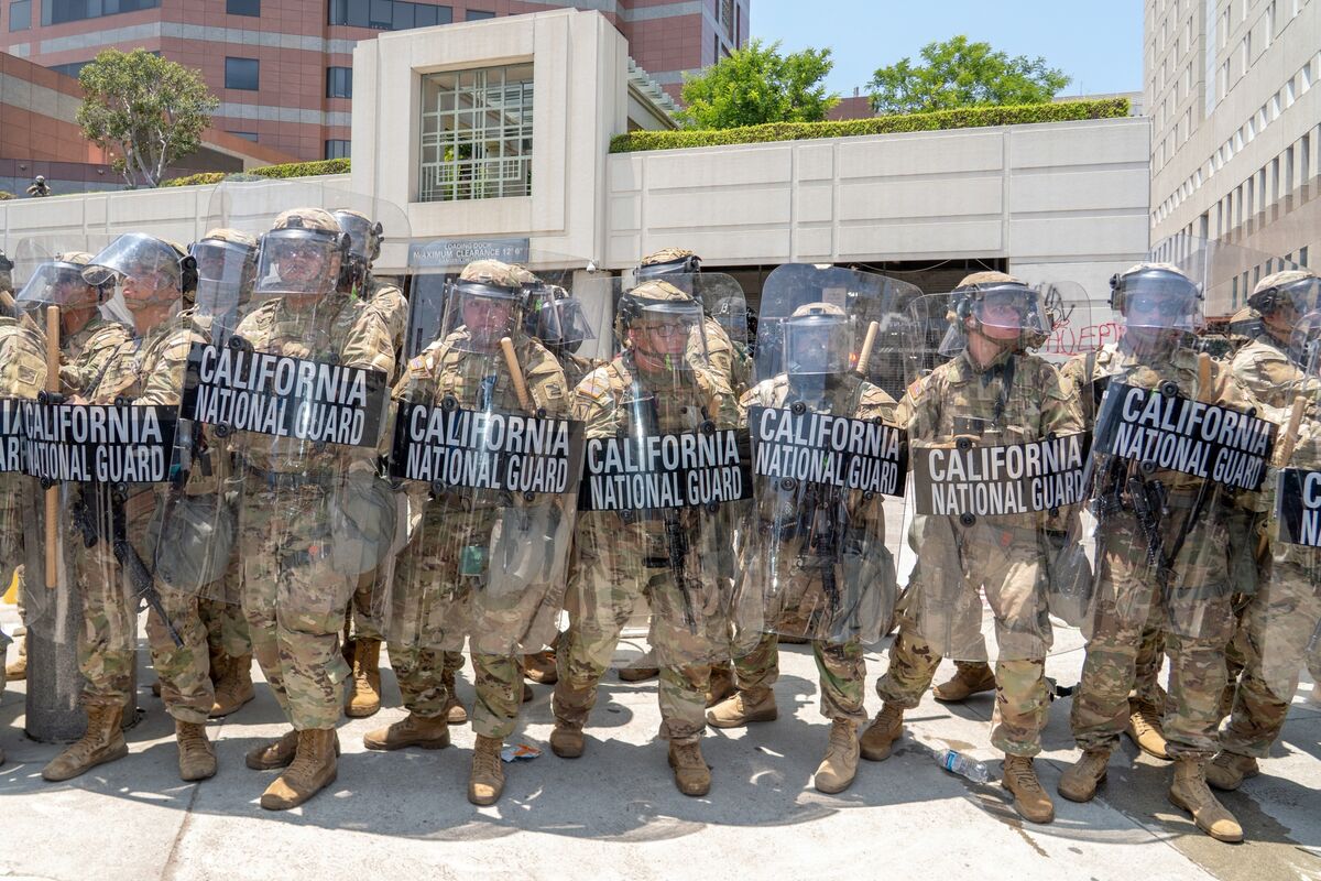 Illustrative photo for: Trump removes National Guard troops from Chicago, LA, and