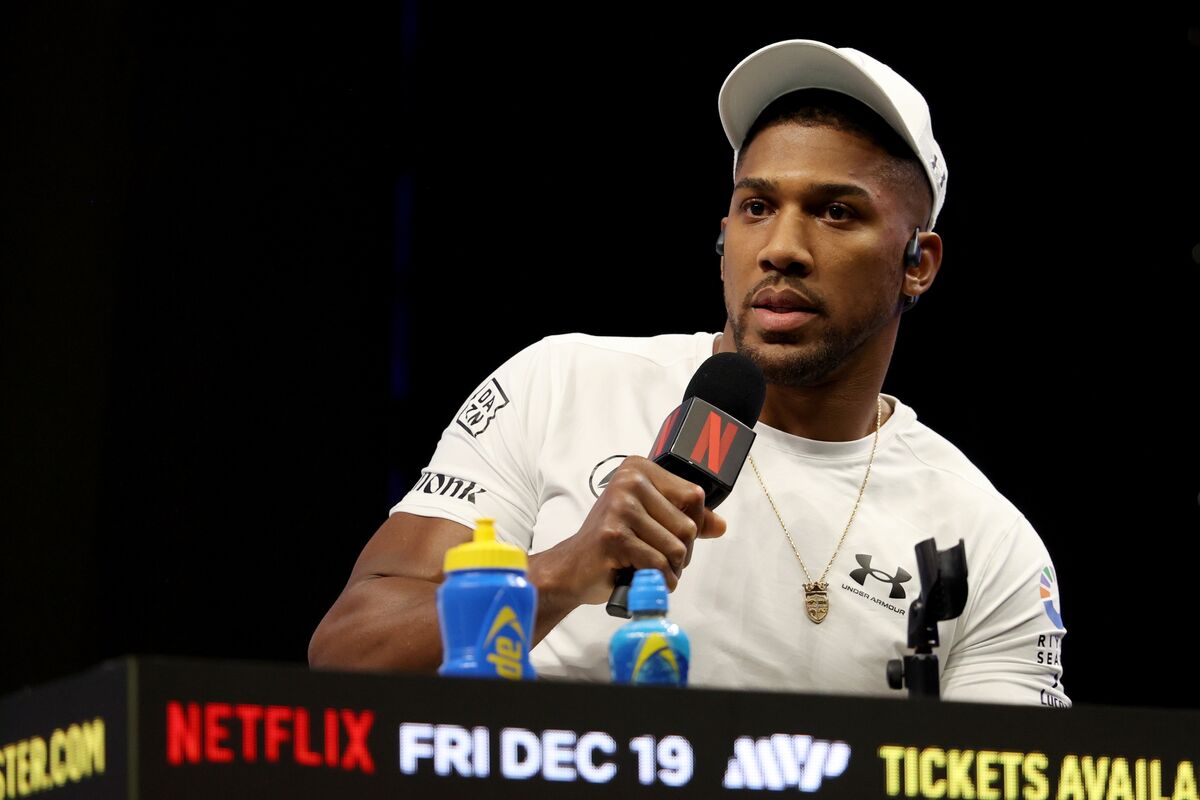 Illustrative photo for: Anthony Joshua hospital discharge after Nigeria crash that