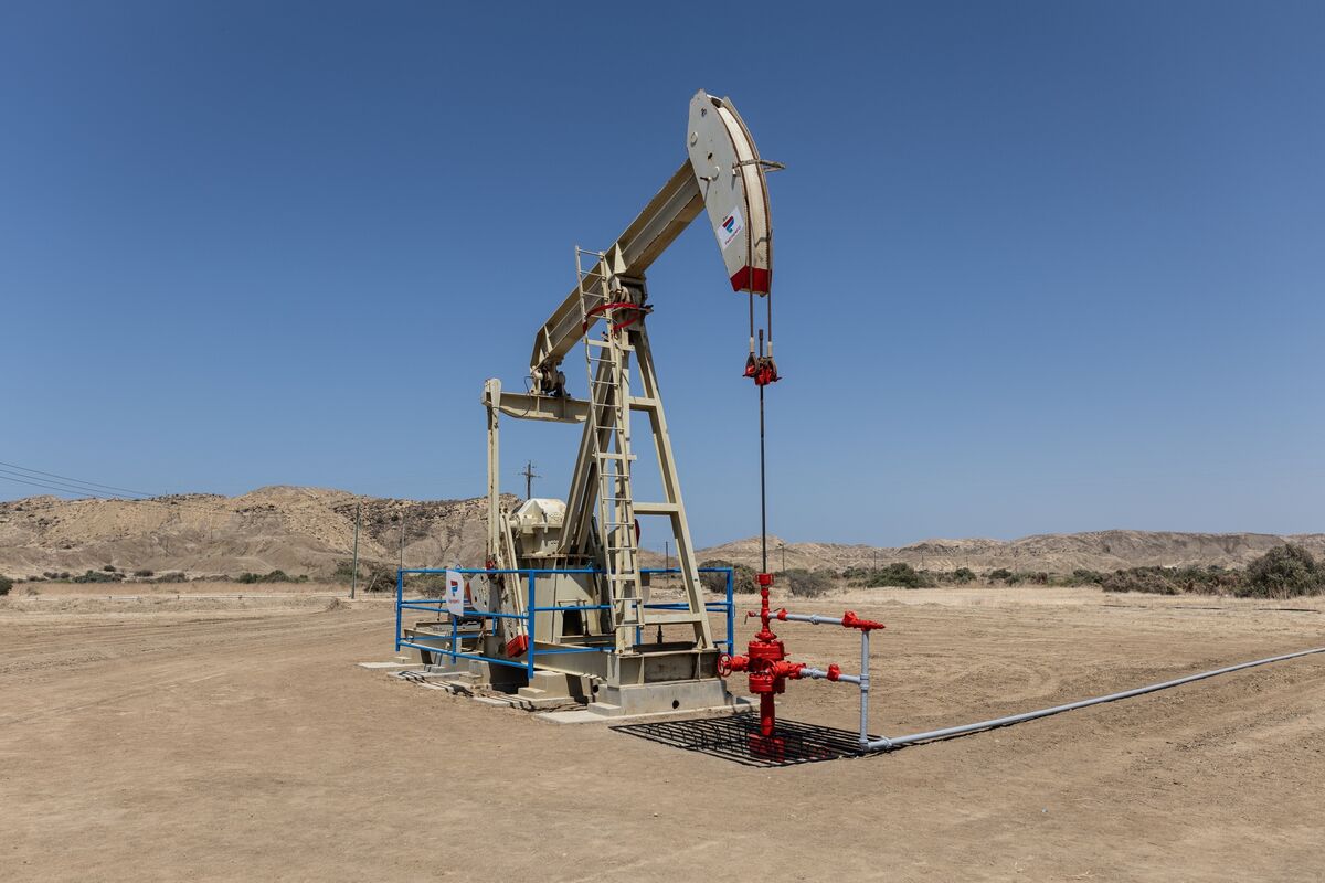 Illustrative photo for: Peru State Oil Asset Split Under Consideration Amid