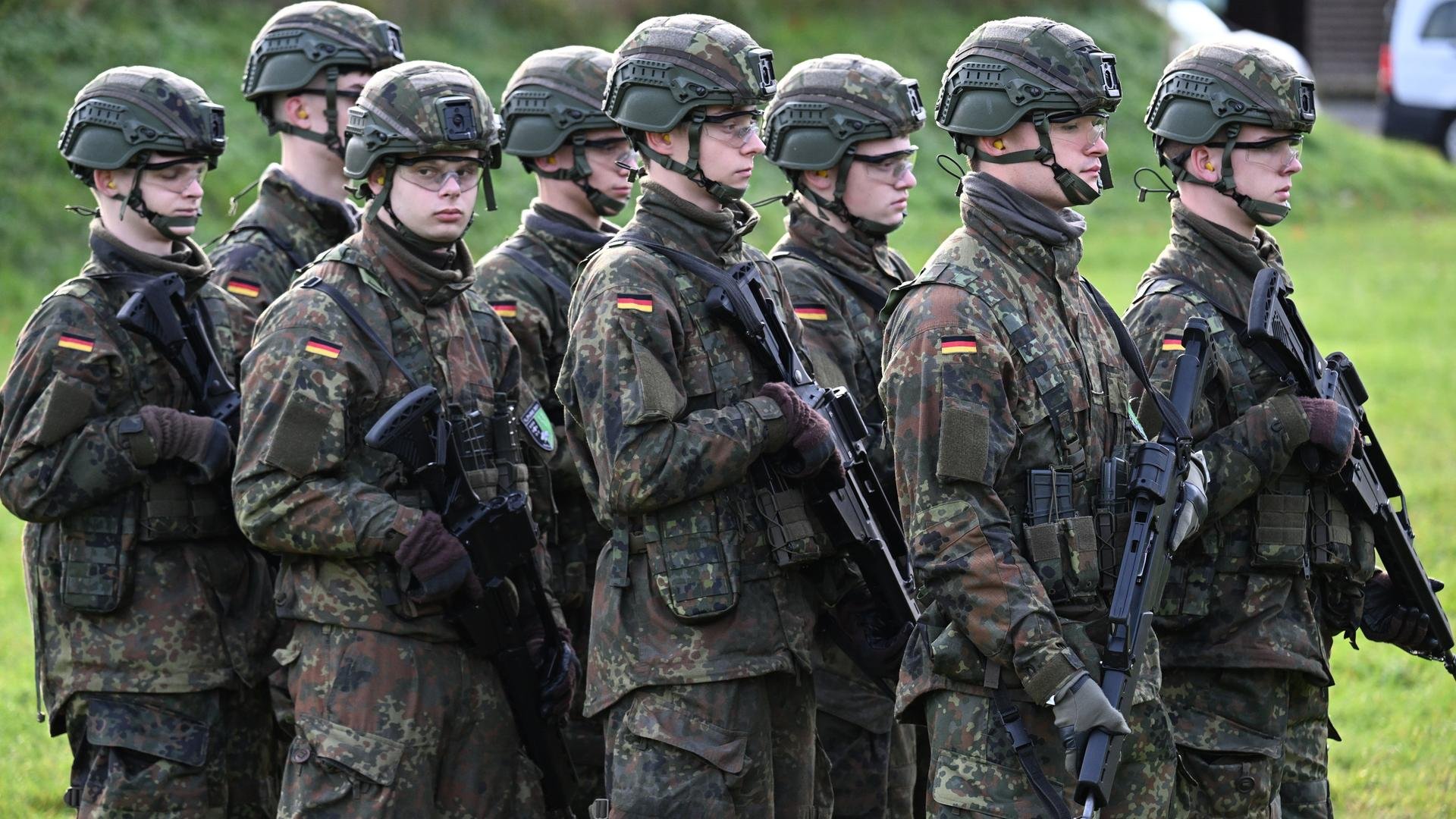 Illustrative photo for: Germany mandatory military survey targets teenage males on