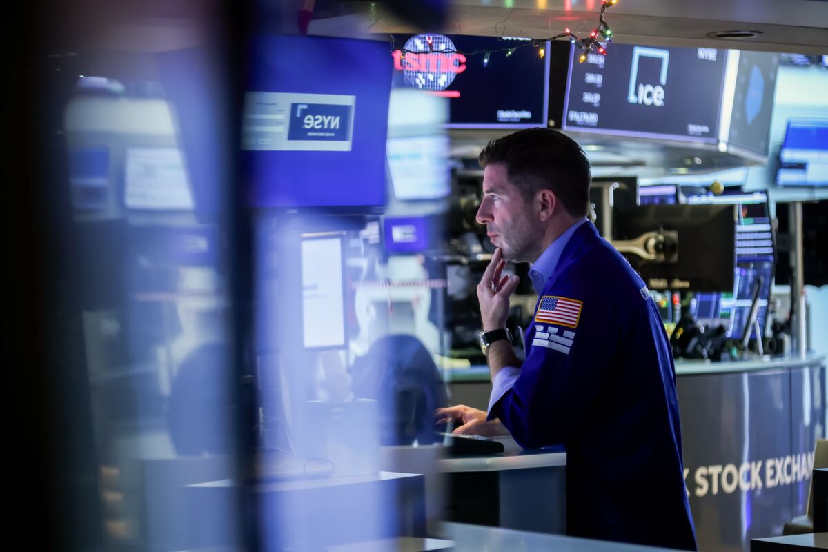 Illustrative photo for: Wall Street Confidence Continues into 2025 Amid Market