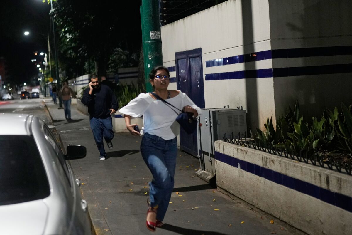 Illustrative photo for: Caracas explosions aircraft ouages Cause Power Outages