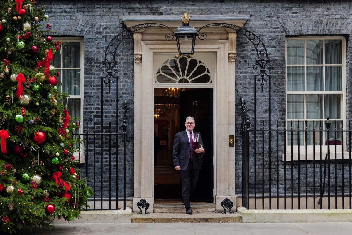 Illustrative photo for: Keir Starmer Labour chaos: Warns of 2026 removal risks