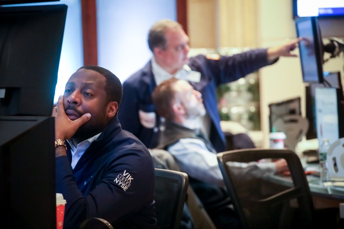 Illustrative photo for: Markets Pulse Survey: Majority Predict S&P 500 Forecast to