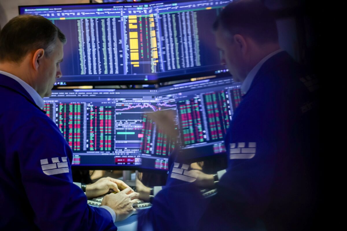 Illustrative photo for: US stocks steady gains as markets await key jobs data