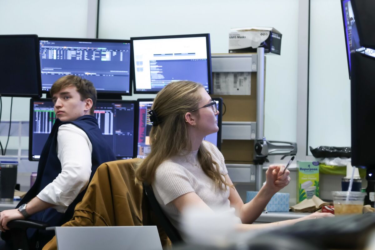 Illustrative photo for: US Equities Market Update: Stocks Halt Record Run Ahead of