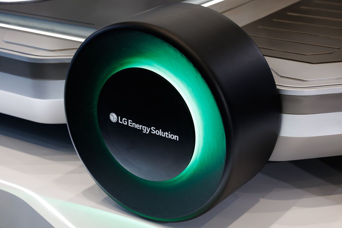 Illustrative photo for: LG Energy Operating Loss Widens Amid Slowing EV Demand