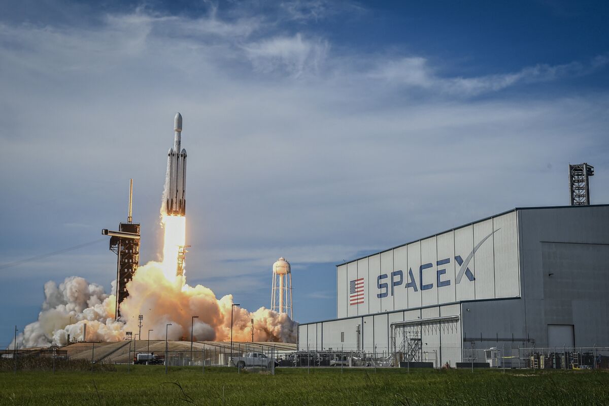 Illustrative photo for: D1 Capital Investments SpaceX Boosts Private Investments by