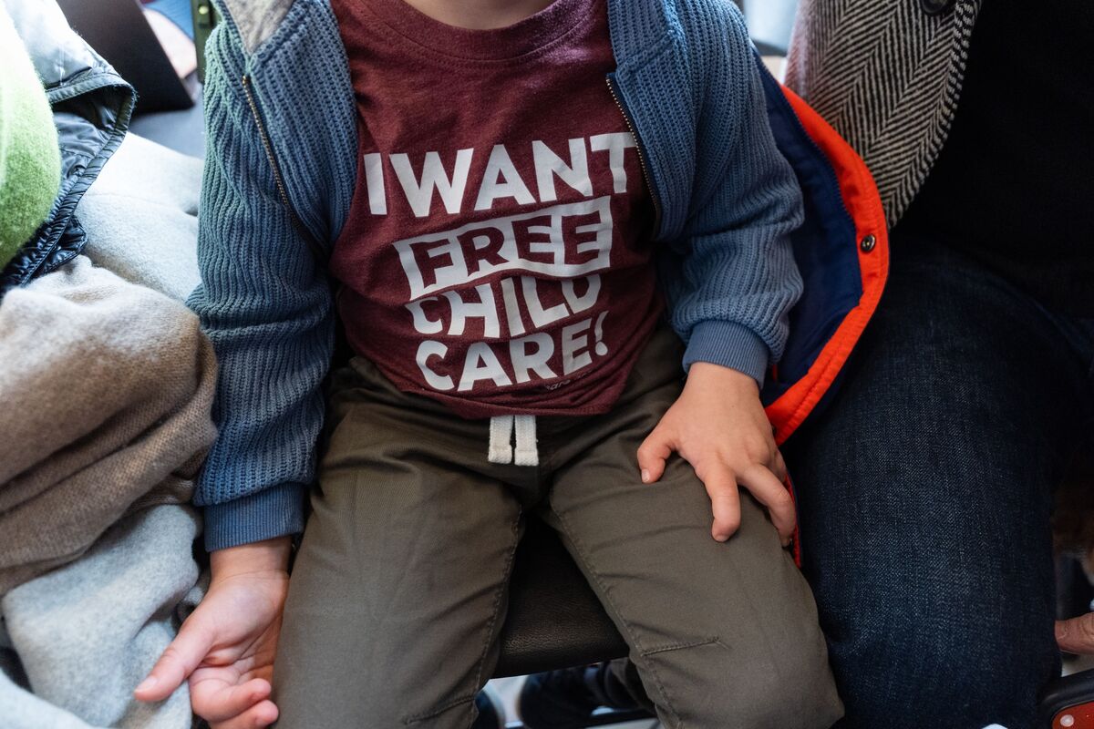 Illustrative photo for: Six Democratic States Block Child Care Aid Cuts Amid Fraud