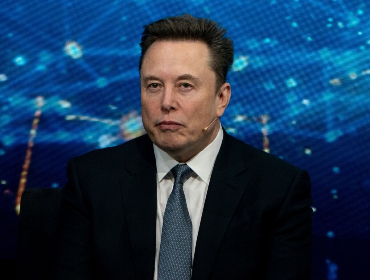 Illustrative photo for: Elon Musk Slams UK government as “Fascist” Over X Content
