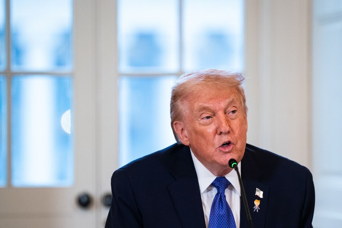 Illustrative photo for: President Trump Declares Emergency to Block Venezuelan Oil