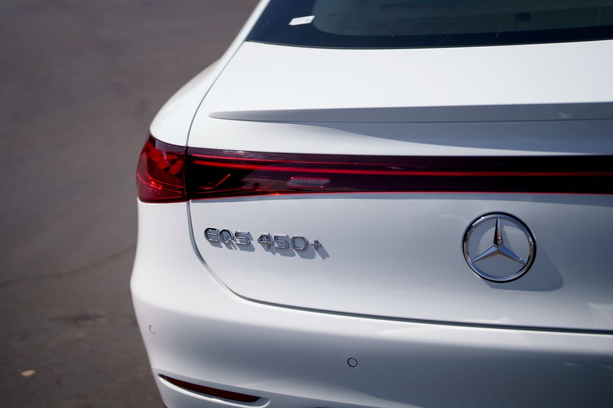 Illustrative photo for: Mercedes-Benz Electric Vehicle Sales Trail BMW Despite