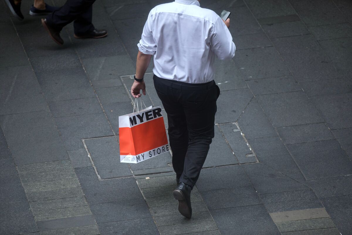 Illustrative photo for: Australian Consumer Confidence Decline Reflects Rising