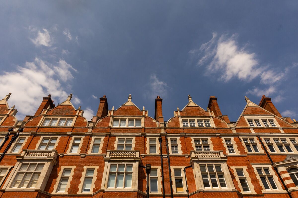 Illustrative photo for: Labour Mansion Tax Could Hit 200,000 Homes Under New