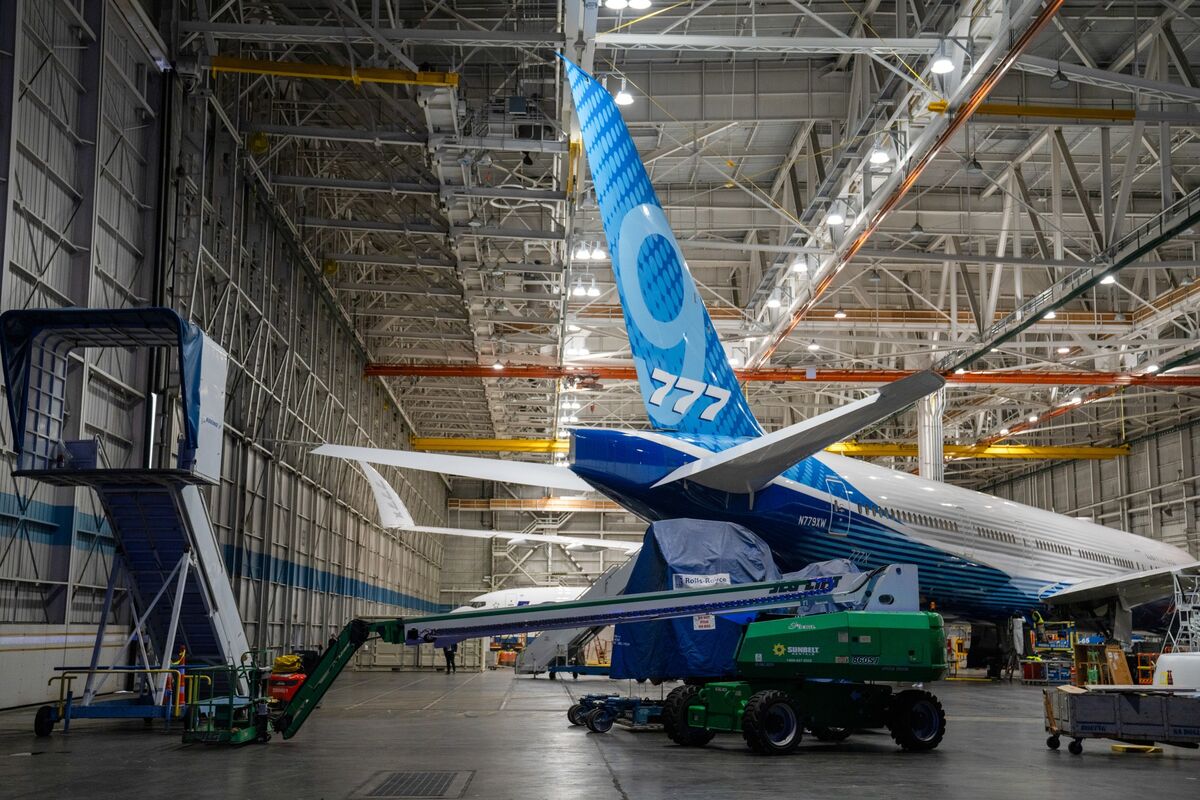 Illustrative photo for: Aircraft sales Boeing Airbus: Boeing Surpasses Airbus in