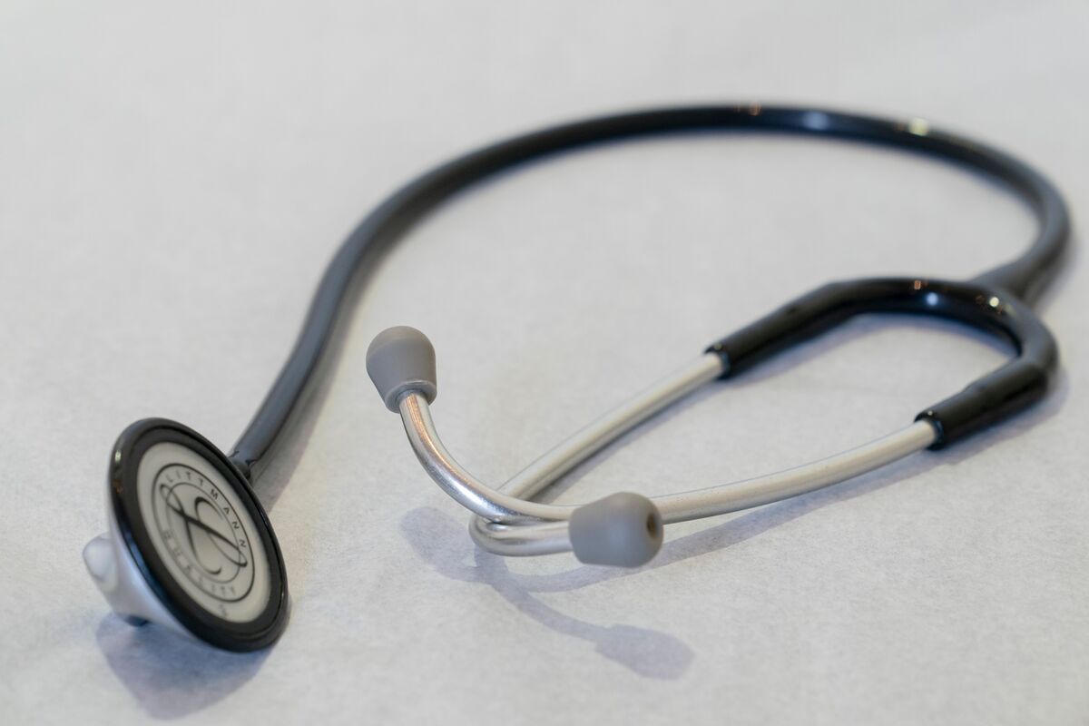 Illustrative photo for: Ares-Led Private Credit Lenders Loan Increase to Healthcare