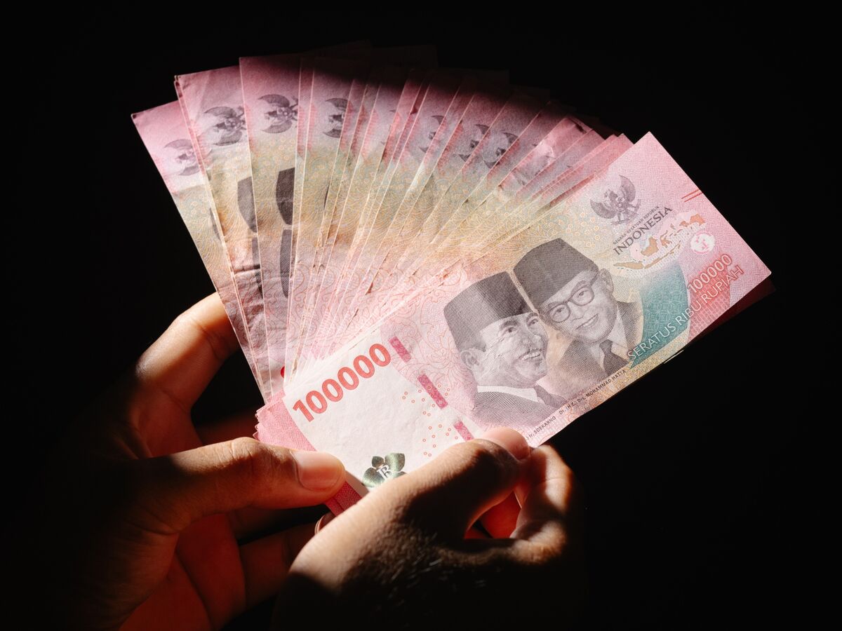 Illustrative photo for: Indonesia Central Bank Intervention as Rupiah Near Historic