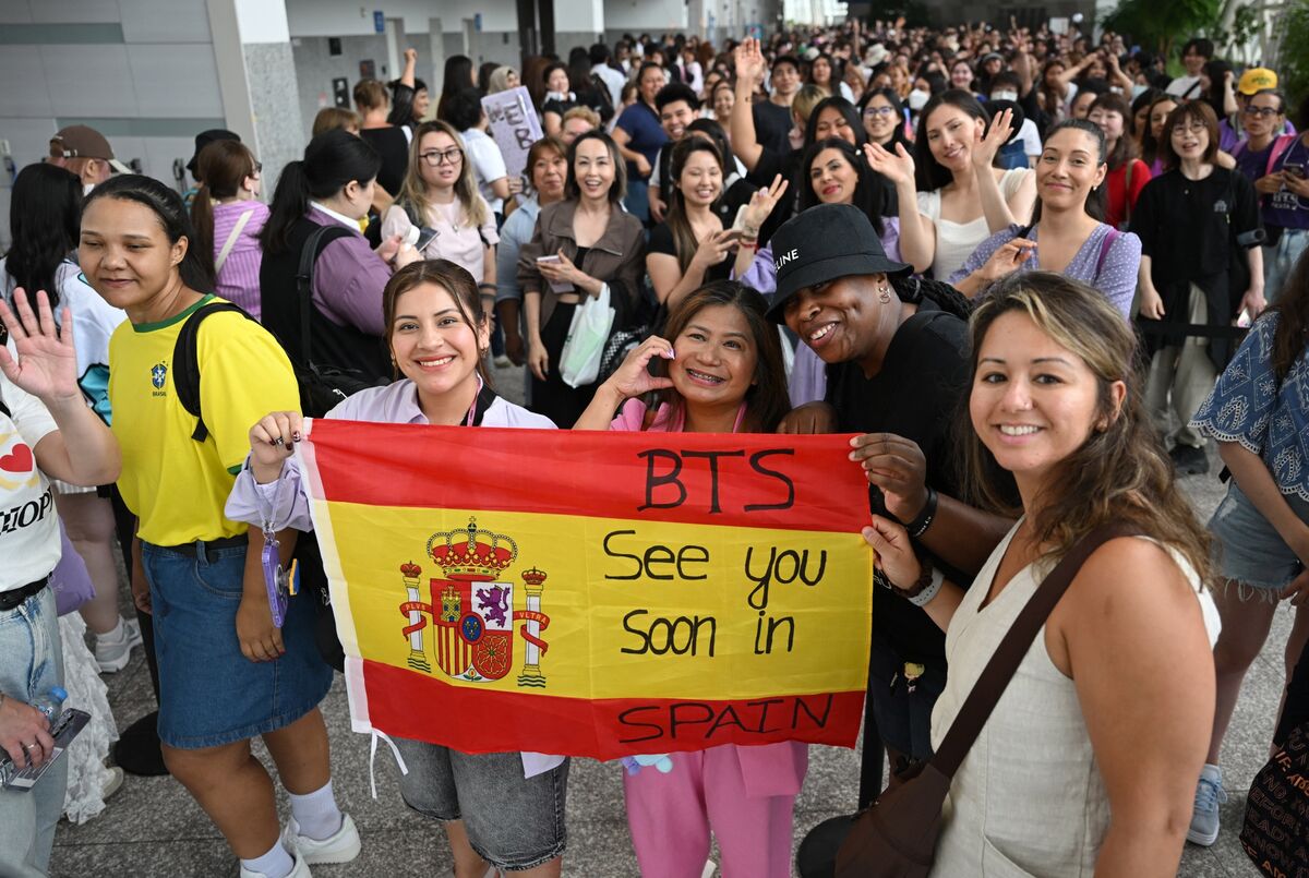 Illustrative photo for: K-Pop Dating Scandal Could Overshadow Global Comeback — K