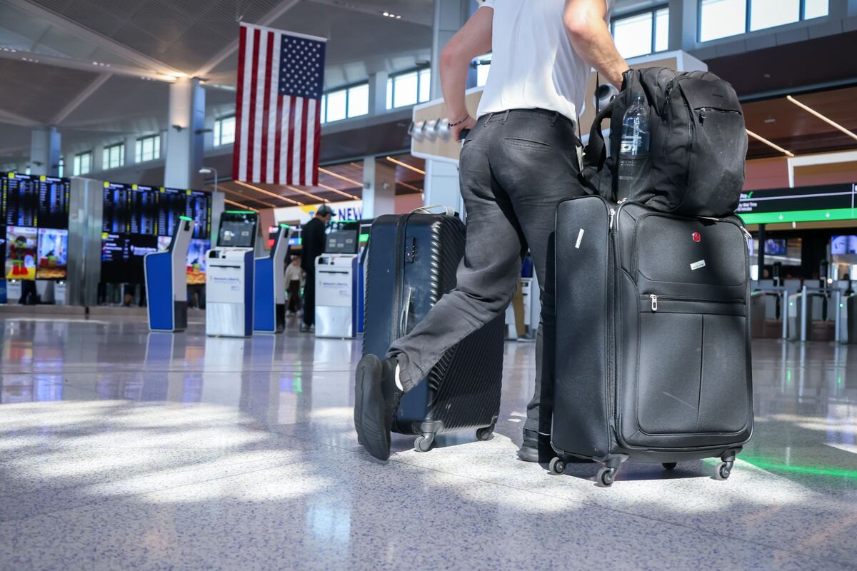 Illustrative photo for: U.S. State Department Announces Visa Processing Halt for