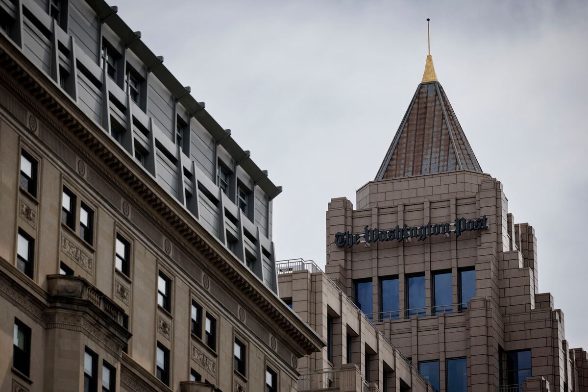 Illustrative photo for: Federal Agent Reporter Search: Authorities Investigate