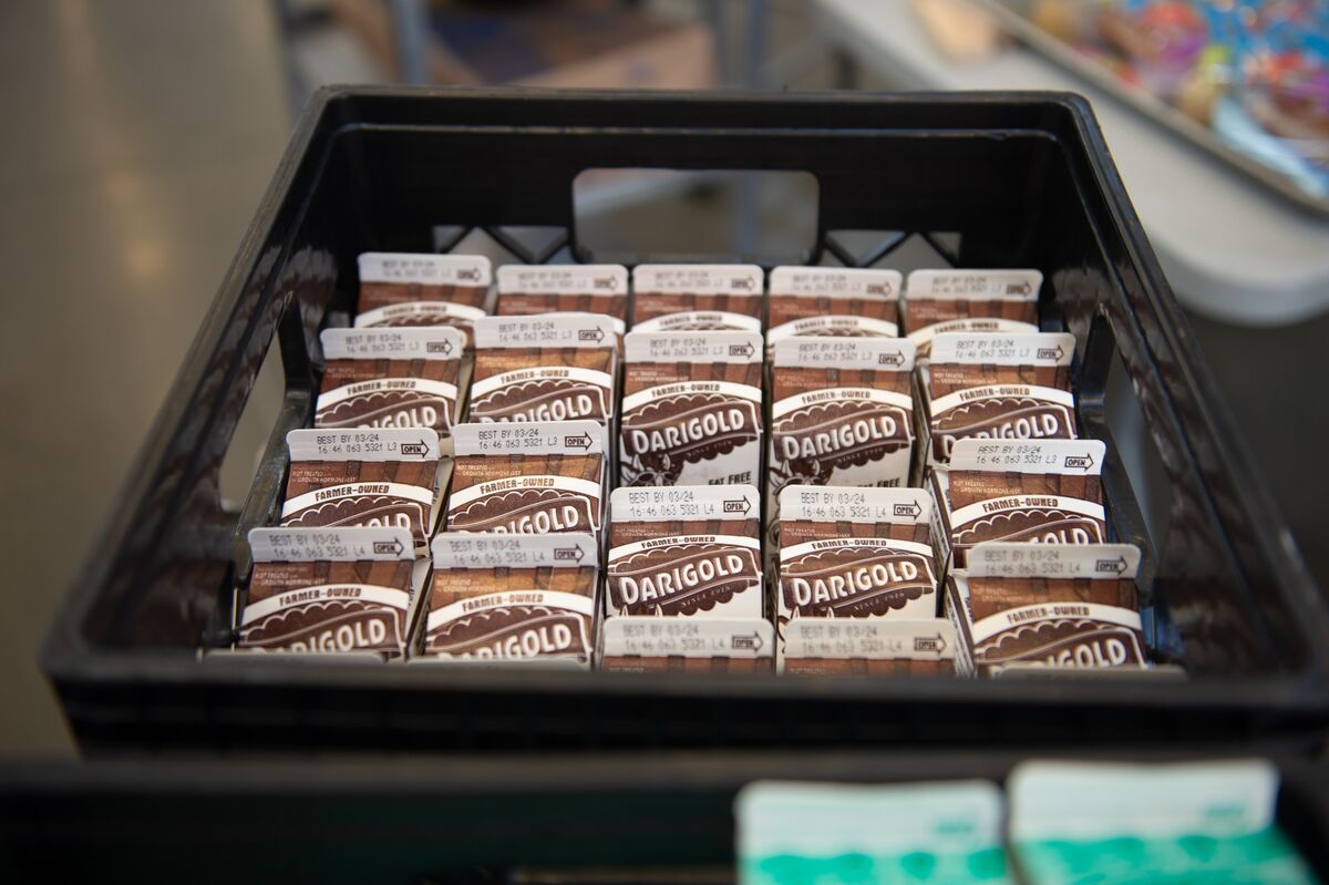 Illustrative photo for: Trump school lunch milk: President signs bill for whole