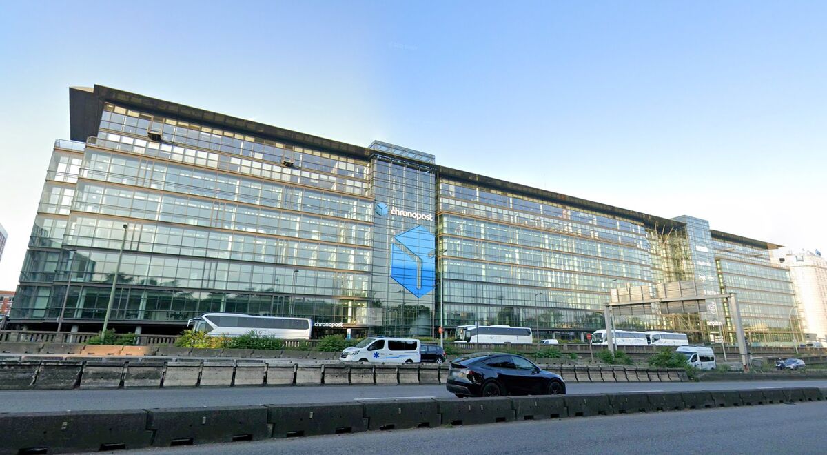 Illustrative photo for: Paris suburban office sale: JPMorgan offloading attempt