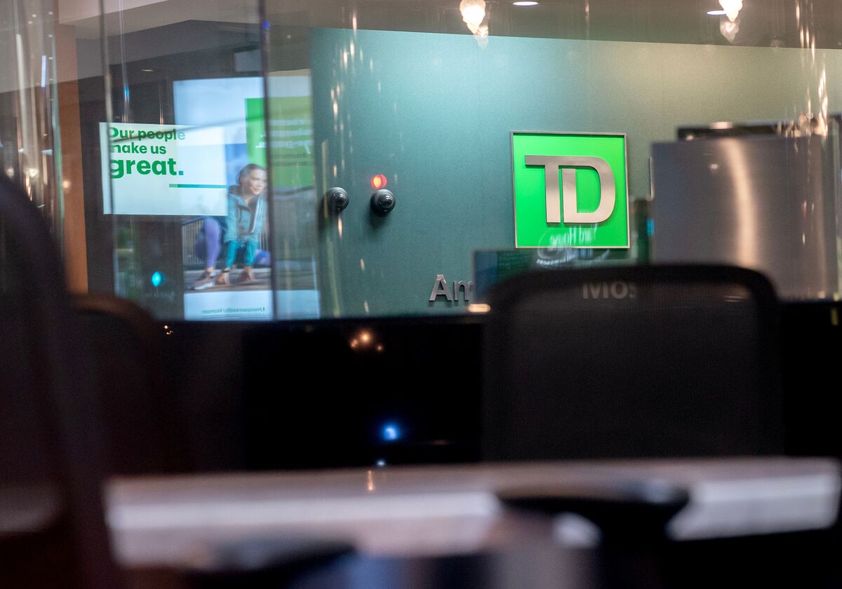 Illustrative photo for: Linda Lavin's Retirement as Top Female Executive at TD