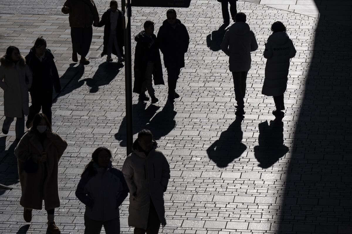 Illustrative photo for: Global Credit Market Yields Drop to Near Two-Decade Low