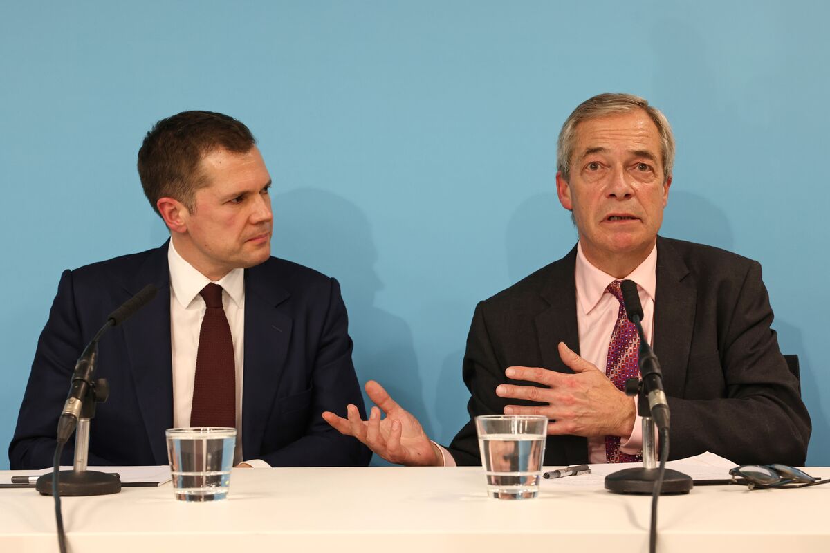 Illustrative photo for: Reform UK internal strife: Support for Tory Shadow Cabinet