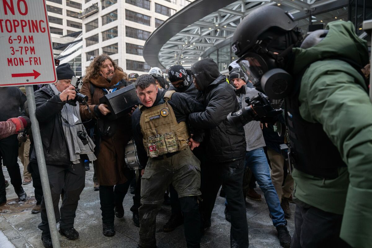 Illustrative photo for: Minneapolis anti ICE protest disrupts pro-ICE rally with