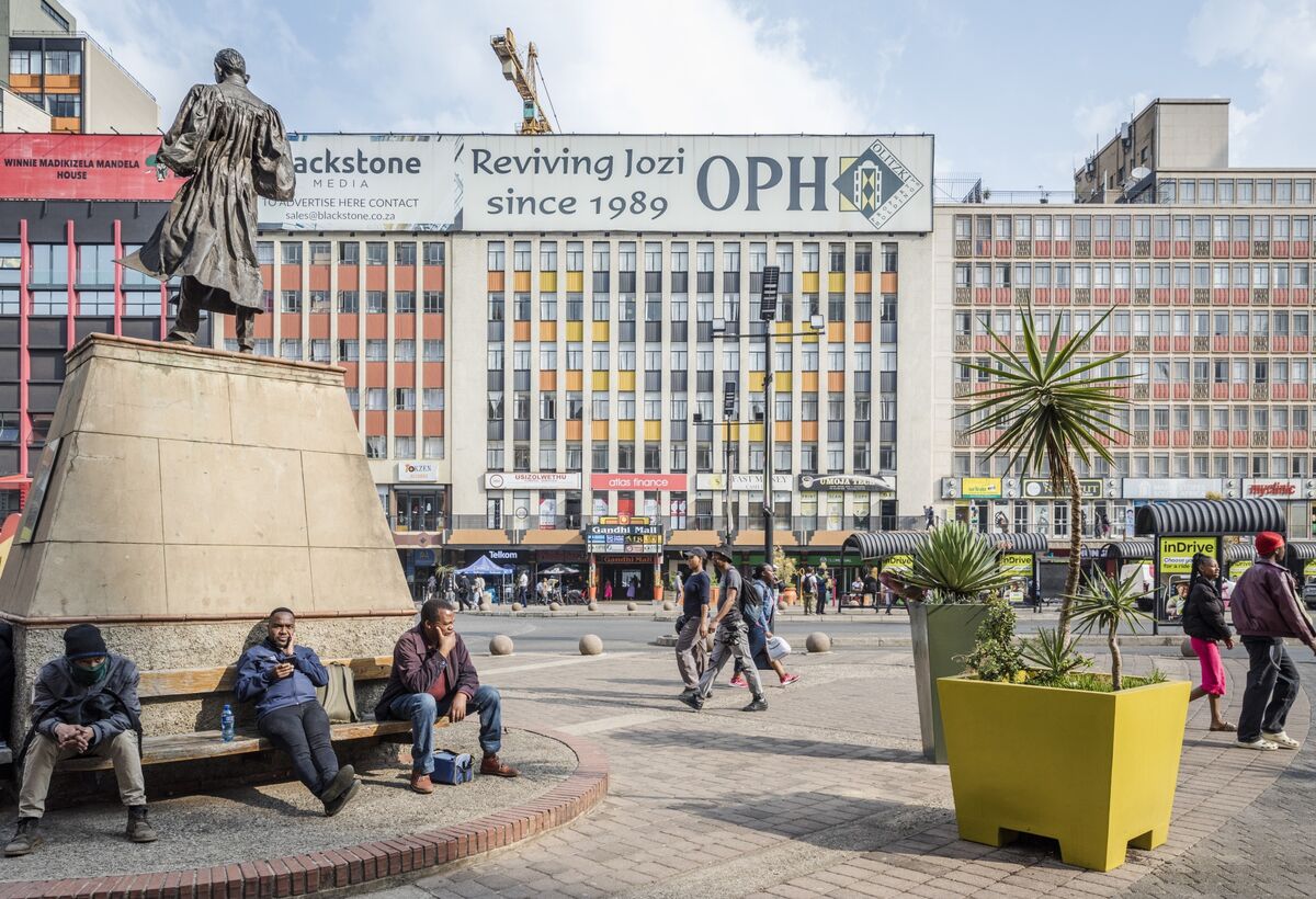 Illustrative photo for: Record Private Credit Deals in Emerging Markets Boost