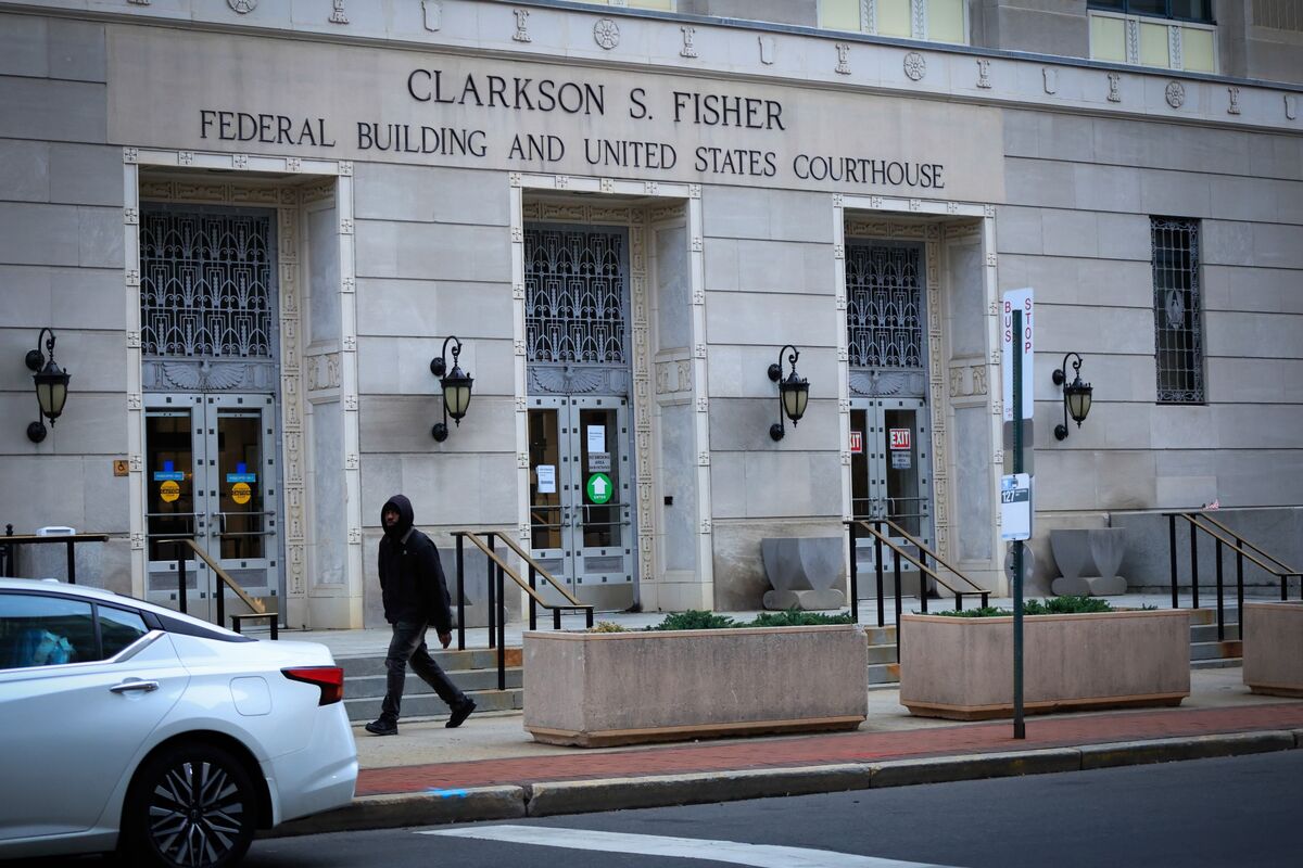 Illustrative photo for: BRC Group Holdings lawsuit Targets Franchise Group Founder