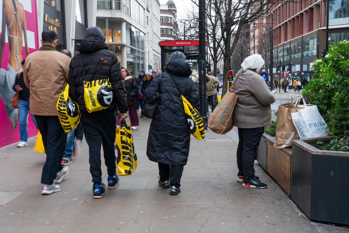 Illustrative photo for: UK inflation increase signals temporary rise after five