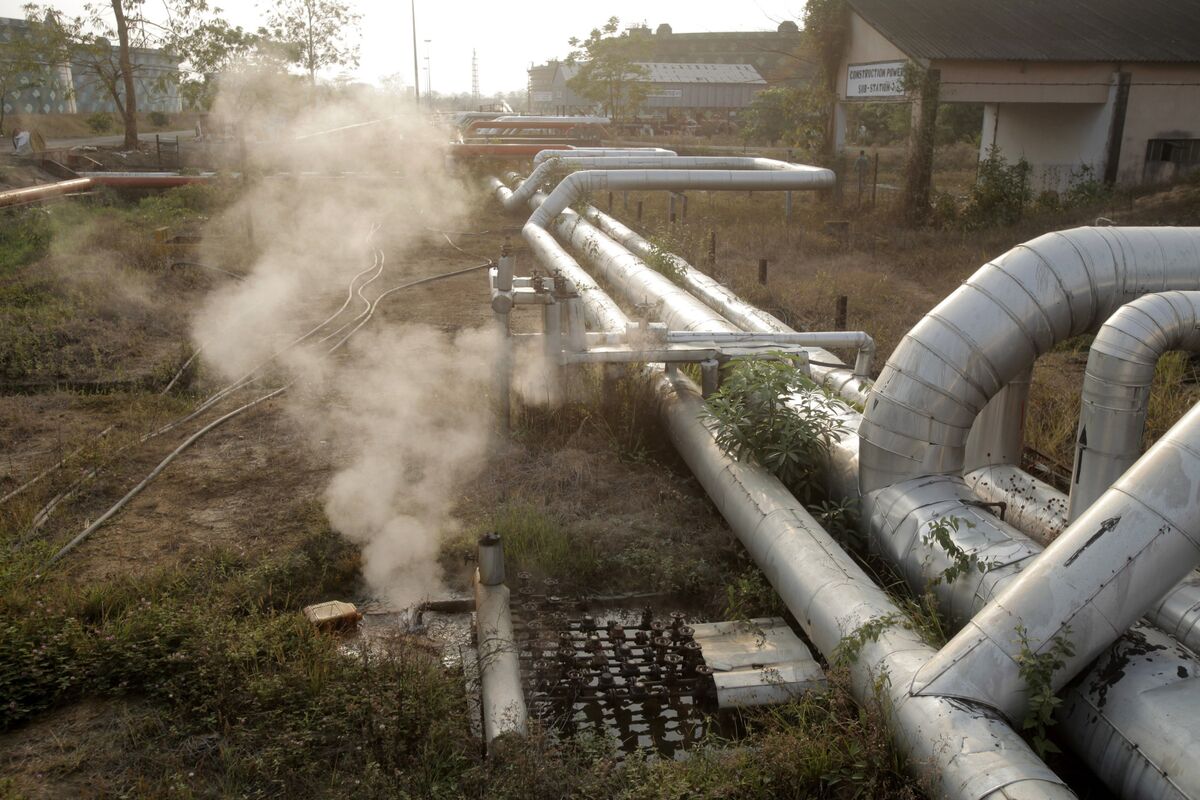 Illustrative photo for: Urals crude price decline hits record low amid Asian demand