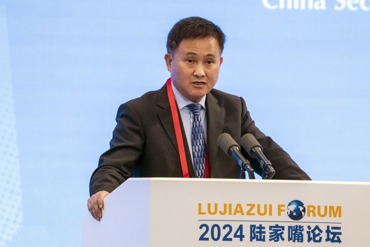 Illustrative photo for: China interest rate cuts hinted by central bank governor