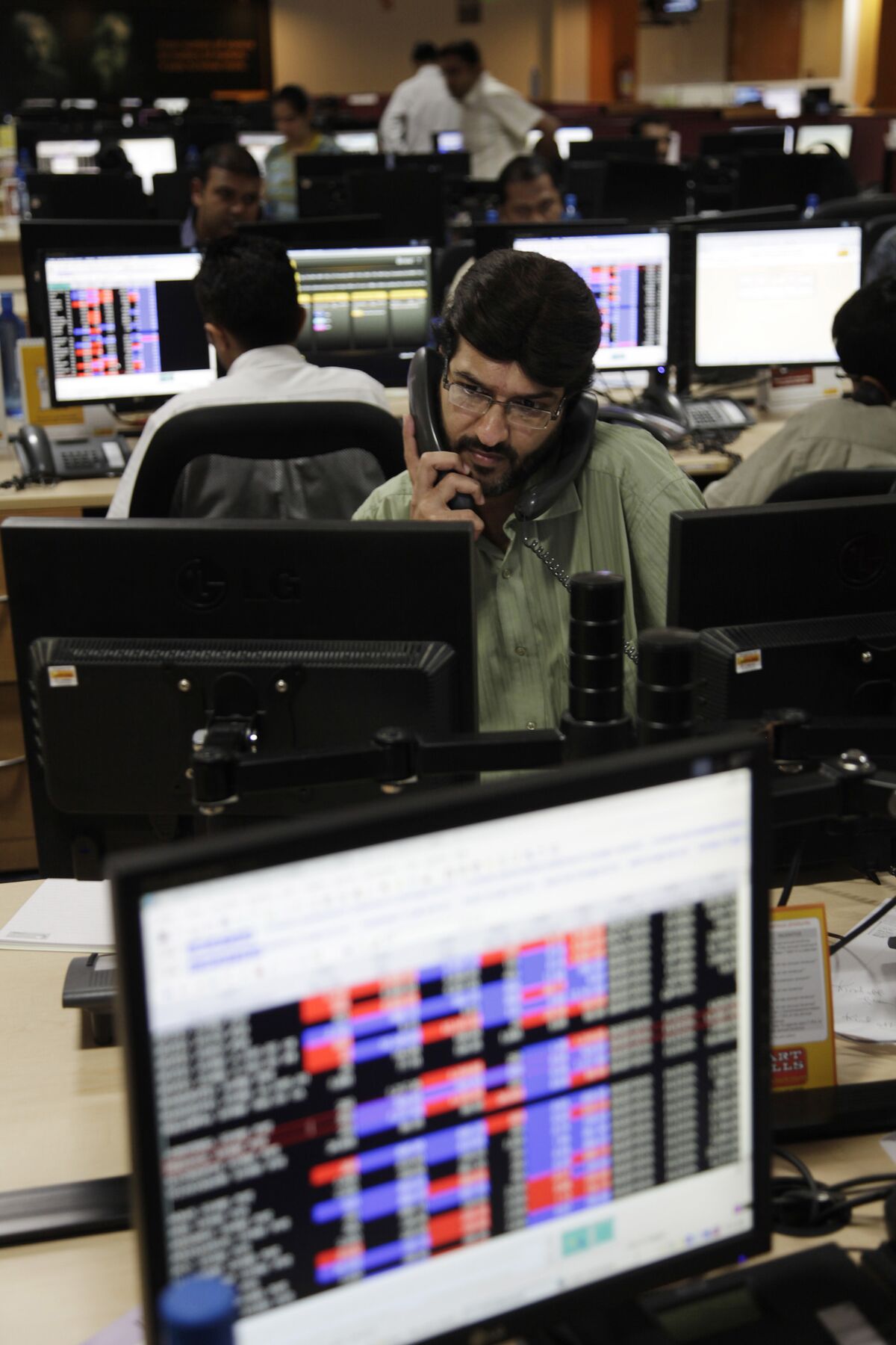 Illustrative photo for: India markets daily: Risks, Competition, and Opportunities