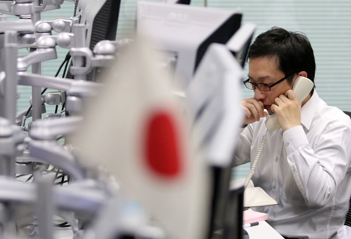 Illustrative photo for: Singapore Exchange Sees Rise in Market Hedging Strategies