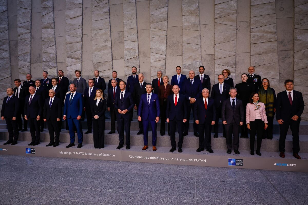 Illustrative photo for: Treasury Secretary Trump alliance Faces Growing Crisis Amid